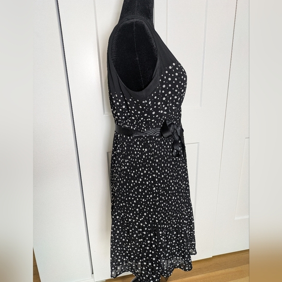 MOTHERHOOD Sleeveless Maternity Dress Black & White Dots Stretch Women's Size L - Picture 8 of 9